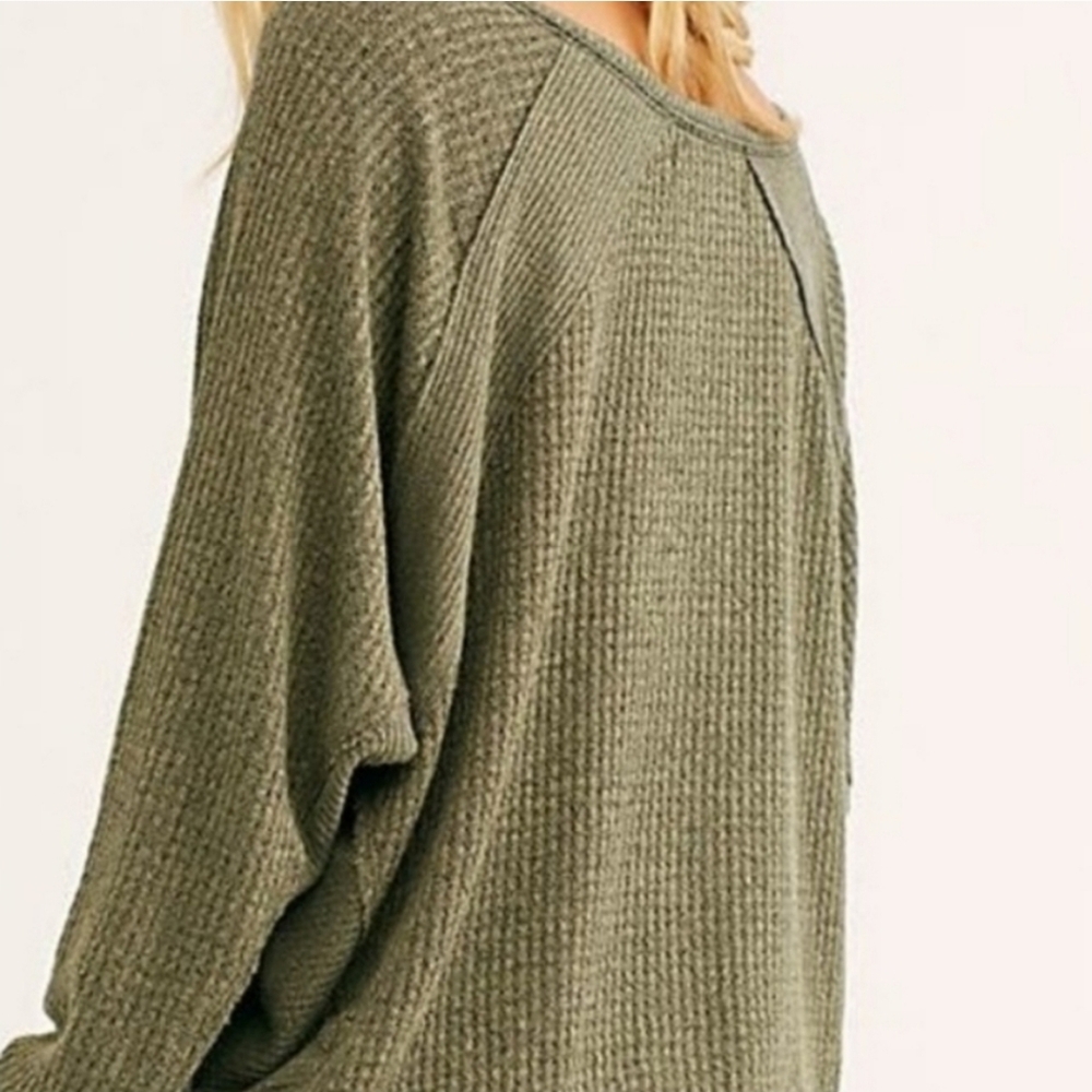 Free People .. Medium . Alabaster .. Santa Clara Thermal - Picture 9 of 9